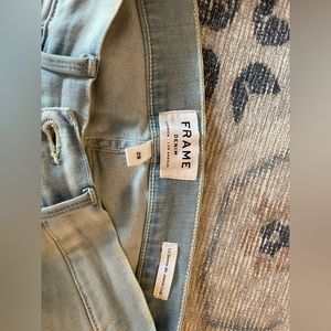 Frame Crop Jeans